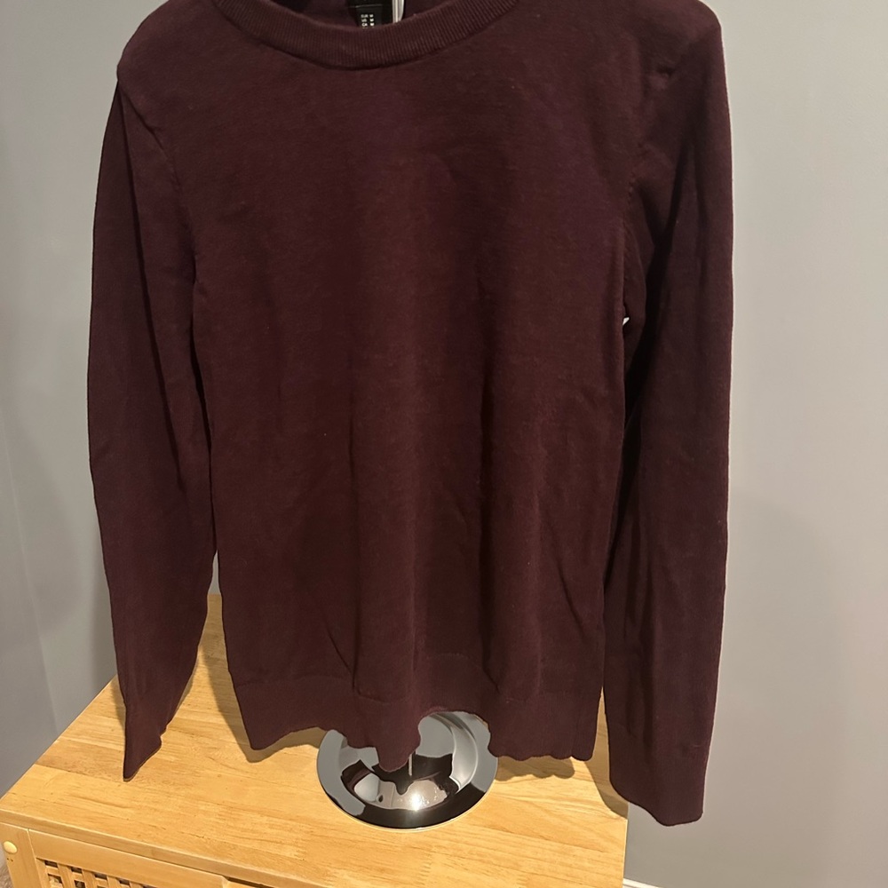 H&M Men's Burgundy Crewneck Sweater